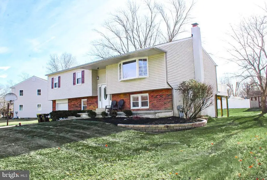 227 Hyde Park Pl, Yardley, PA 19067 - Image #3