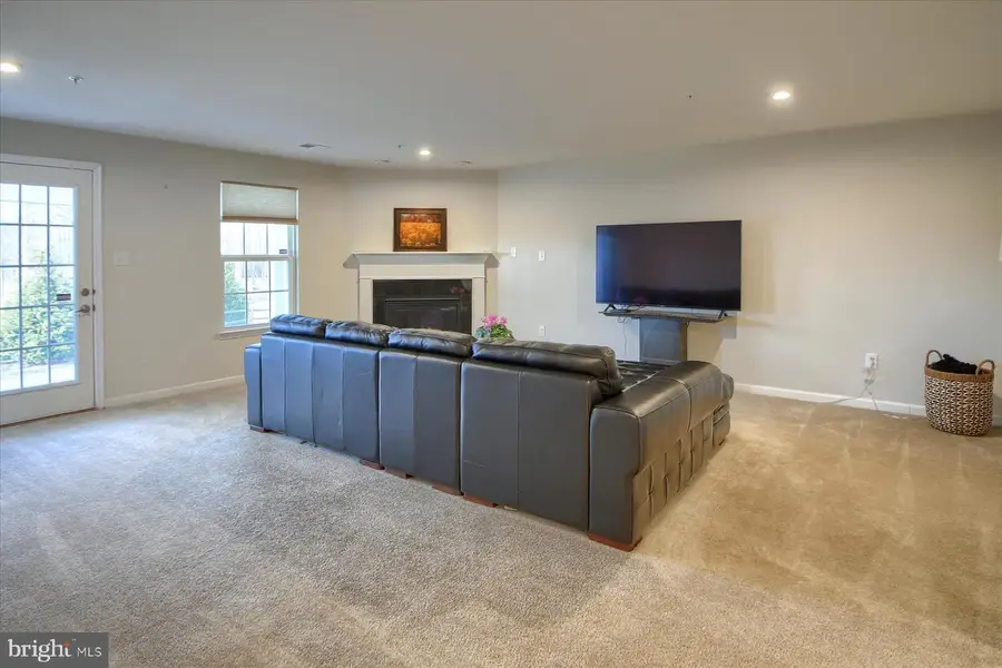 207 Laurel Ln, Perkasie, PA 18944 - Image #3