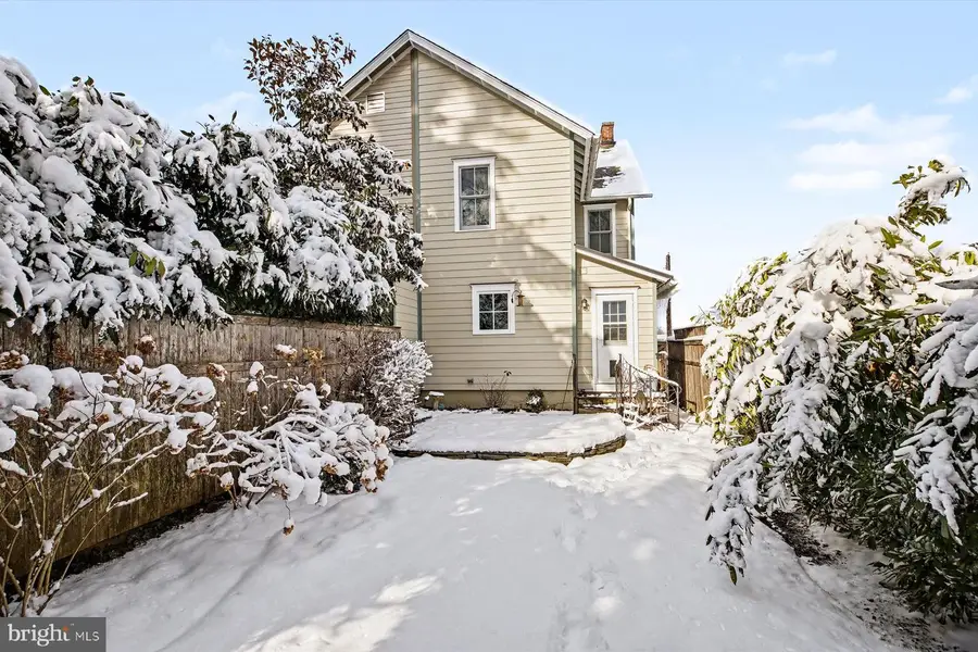 55 Buttonwood St, New Hope, PA 18938 - Image #2