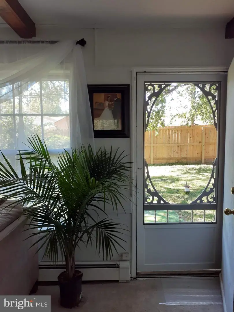 23 Burning Bush Ln, Levittown, PA 19054 - Image #3