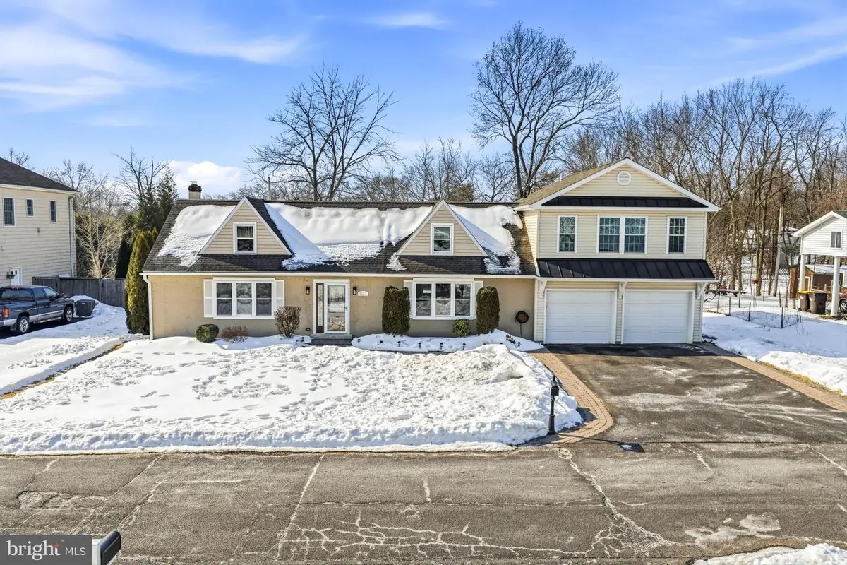 2142 Elm Ave, Warrington, PA 18976 - #1