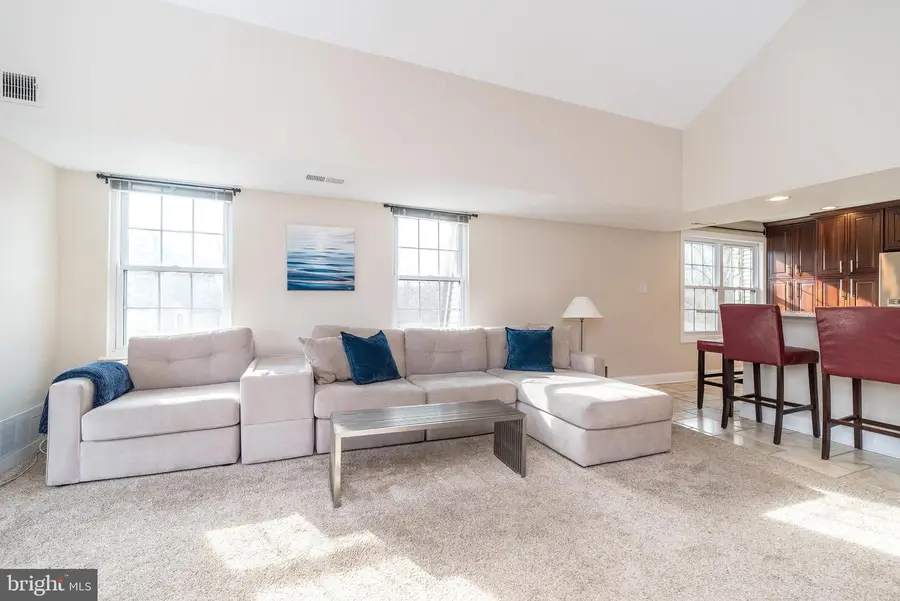 422 Redbud Ct, Warrington, PA 18976 - Image #3