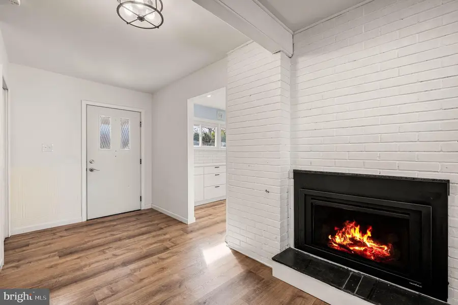 169 Forsythia Dr N, Levittown, PA 19056 - Image #2