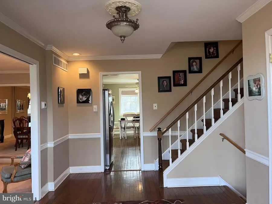 145 Joanne Rd, Holland, PA 18966 - Image #2