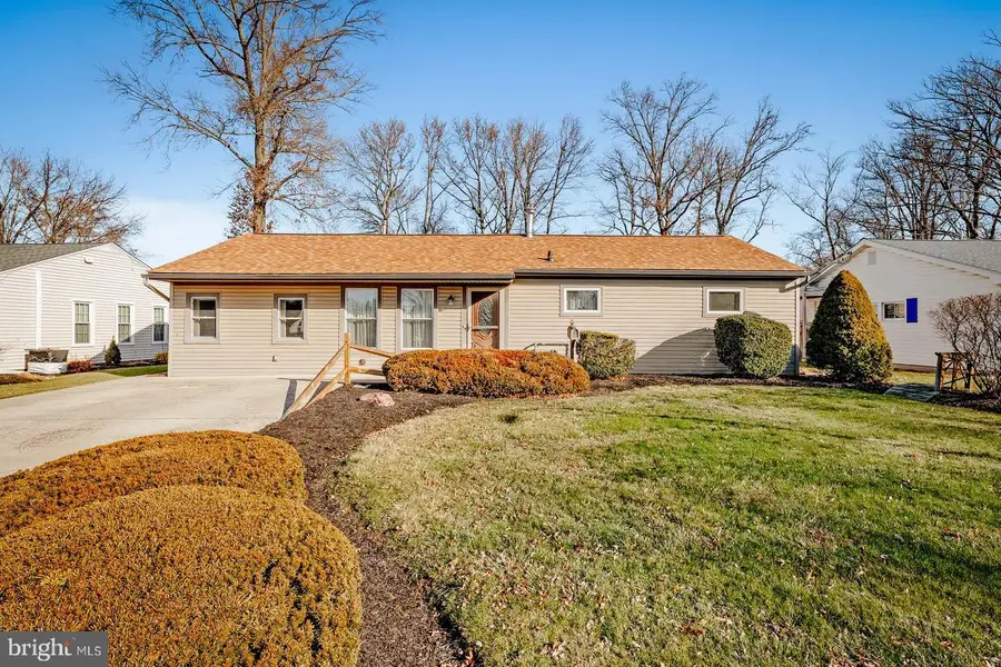 215 Blough Ct, Fairless Hills, PA 19030 - Image #2