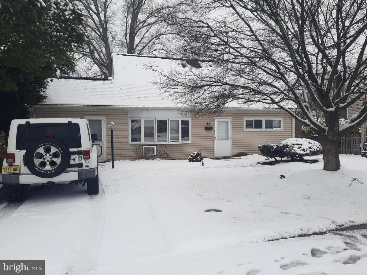 35 Viking Ln, Levittown, PA 19054 - Image #1