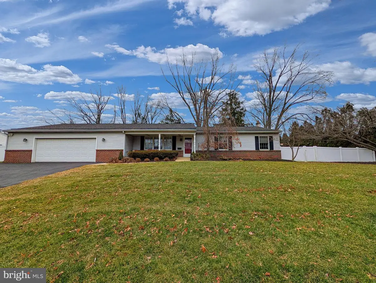 807 N Broad St, Doylestown, PA 18901 - Image #1