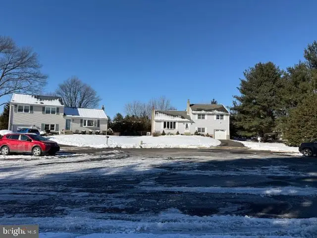 812 Lillian Ln, Warminster, PA 18974 - Image #3