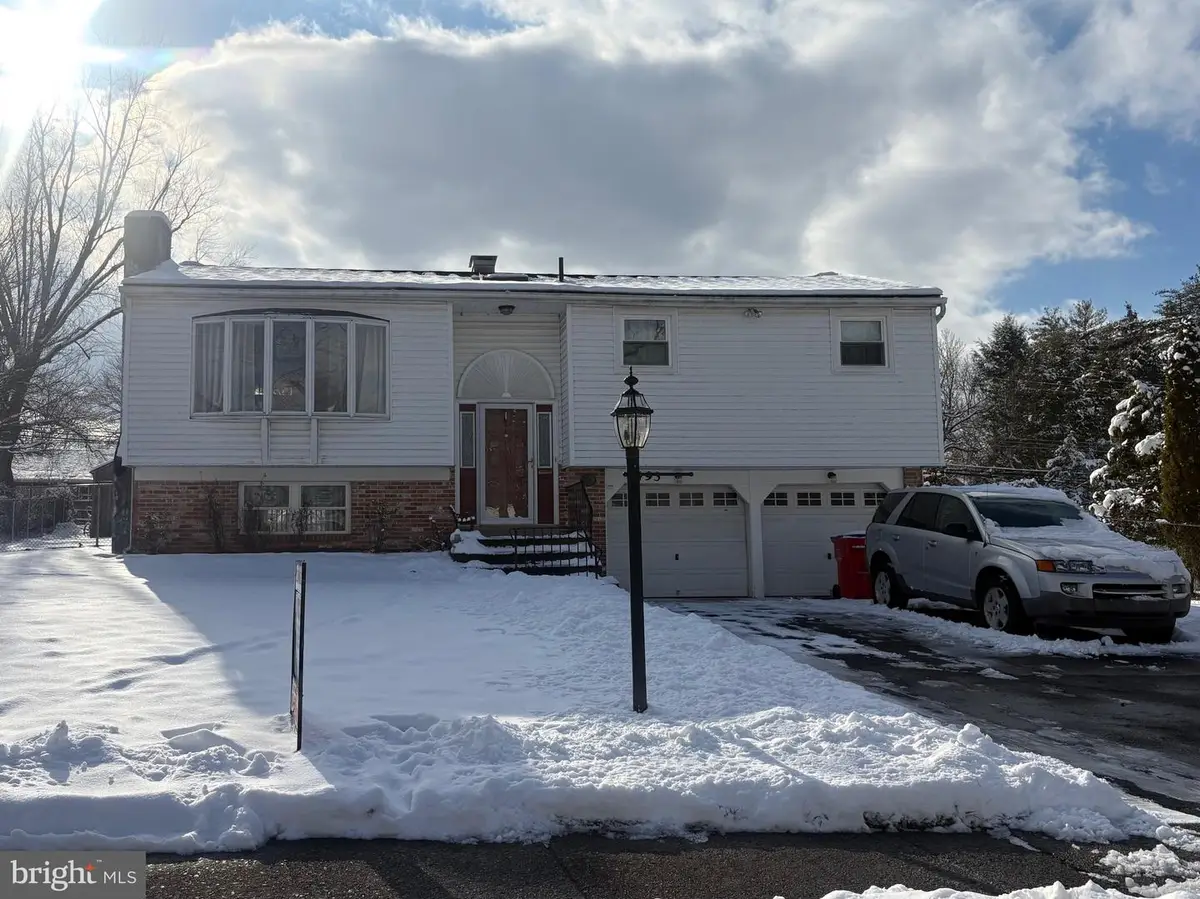 1493 Maguire Ln, Warminster, PA 18974 - Image #1