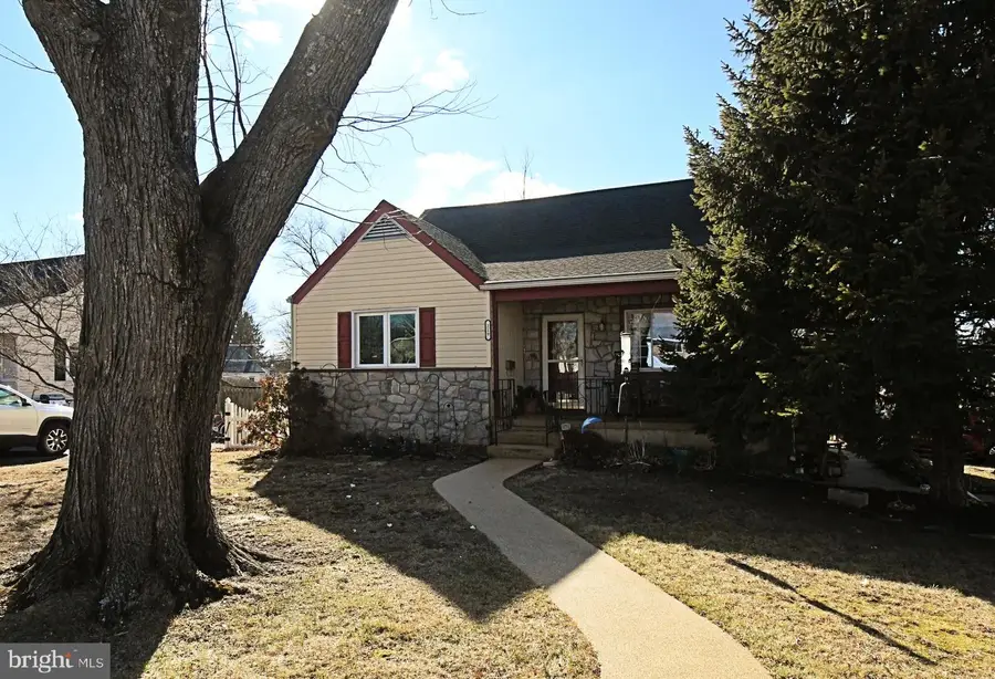 219 Rosewood Ave, Feasterville Trevose, PA 19053 - Image #2