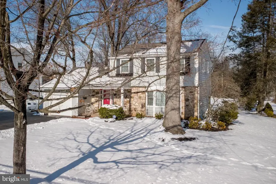 1917 Palomino Dr, Warrington, PA 18976 - Image #2