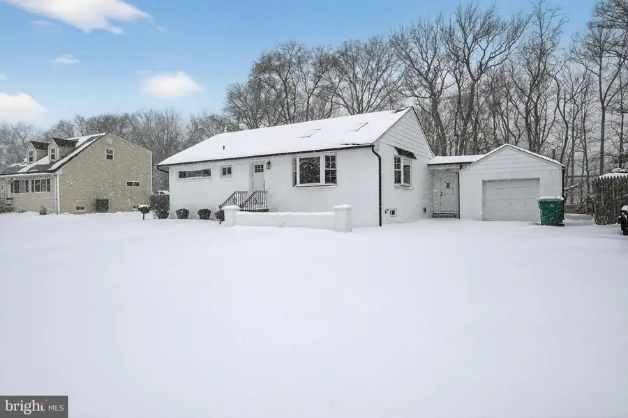 3525 Rockview Dr, Bristol, PA 19007 - Image #2