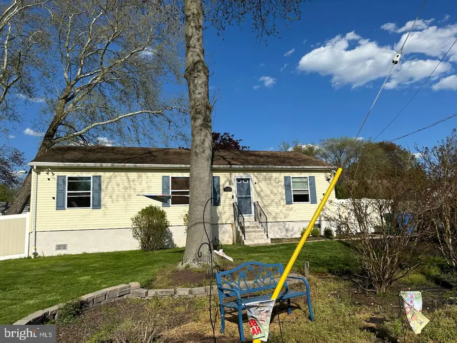 3820 Naples St, Levittown, PA 19056 - Image #2