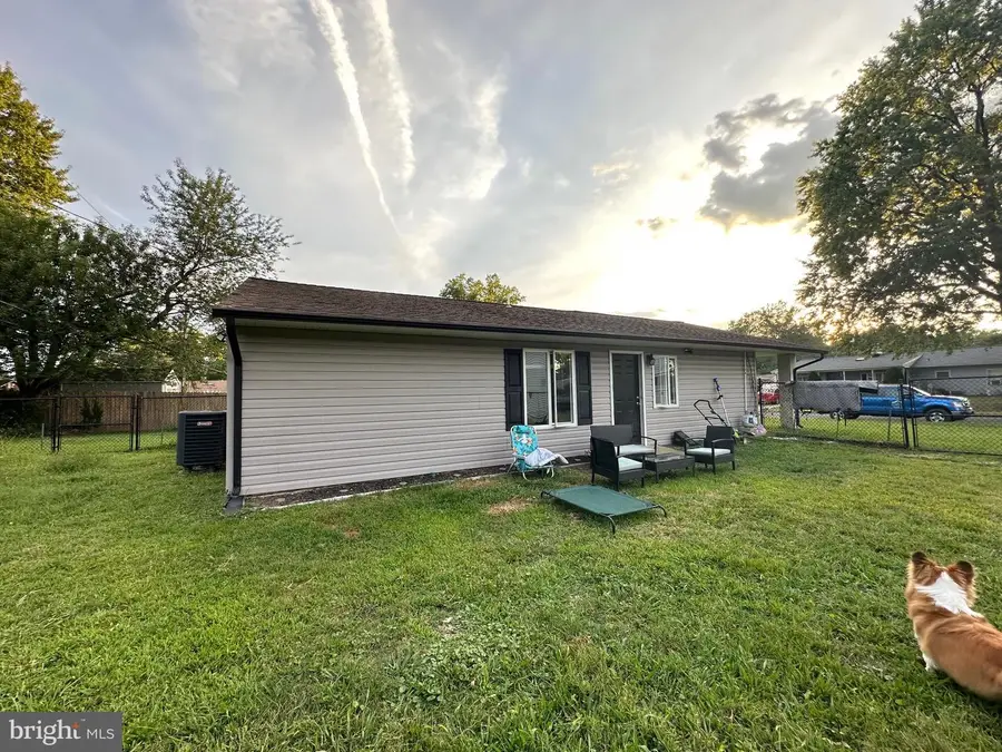 28 Outlook Ln, Levittown, PA 19055 - Image #2