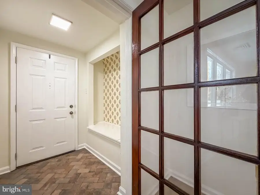 101 Walnut Ln, Yardley, PA 19067 - Image #2