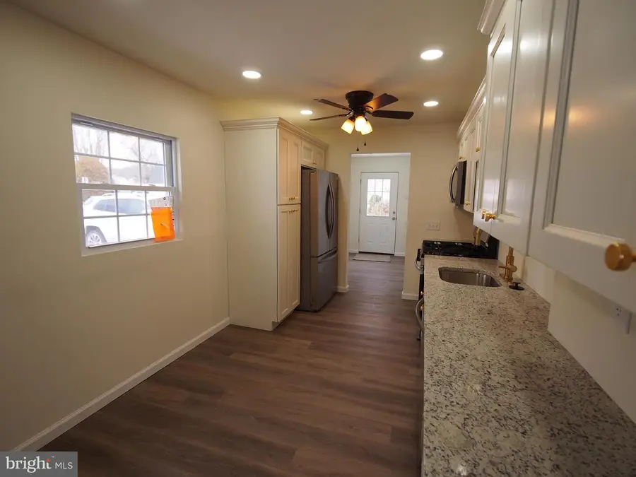 596 Rosemar Dr, Morrisville, PA 19067 - #3