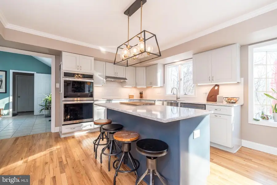 1465 Buck Hill Dr, Southampton, PA 18966 - Image #2