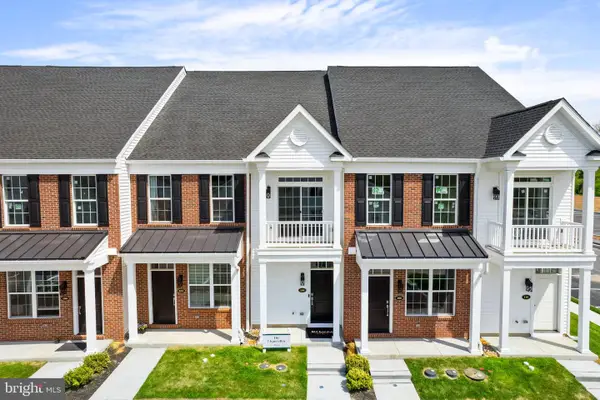 8 Ivy Ln #94, LEVITTOWN, PA 19055