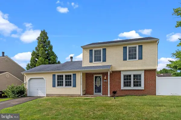 2524 Valley View Rd, BENSALEM, PA 19020