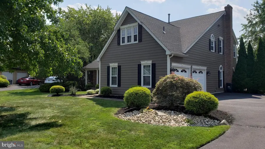 443 Knollbrook Dr, Langhorne, PA 19047 - Image #2