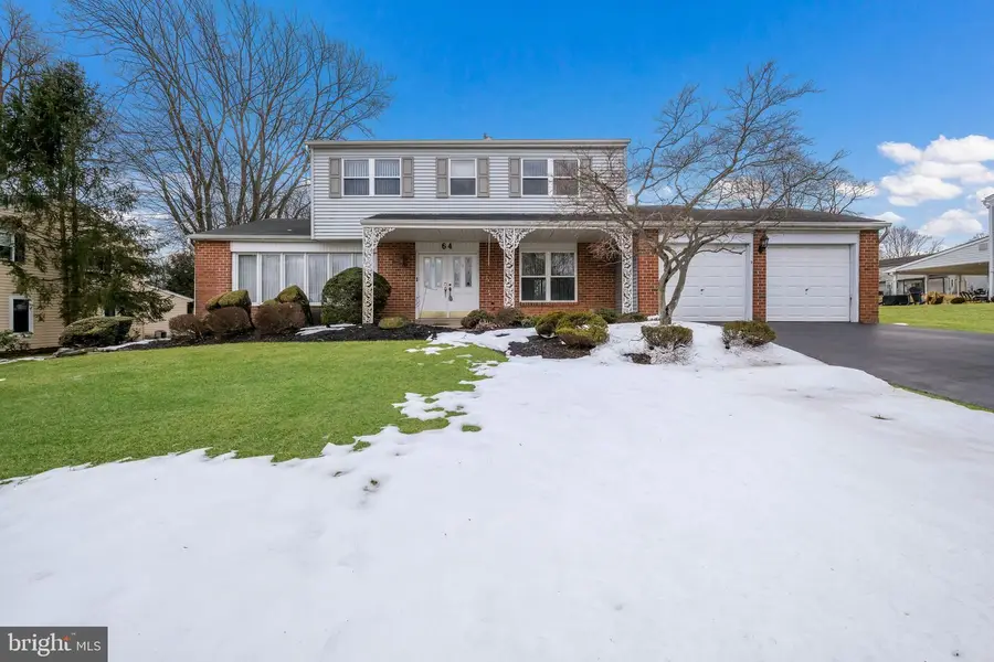 64 Springwood Dr, Southampton, PA 18966 - #2