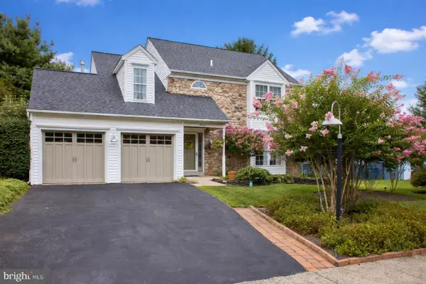 704 Campus Dr, PERKASIE, PA 18944