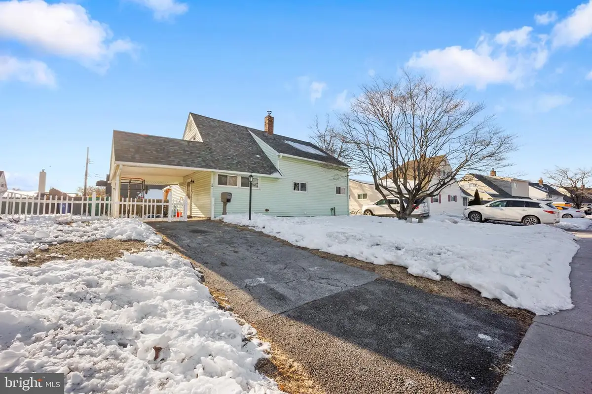 5 Nickelhill Ln, Levittown, PA 19054 - #1