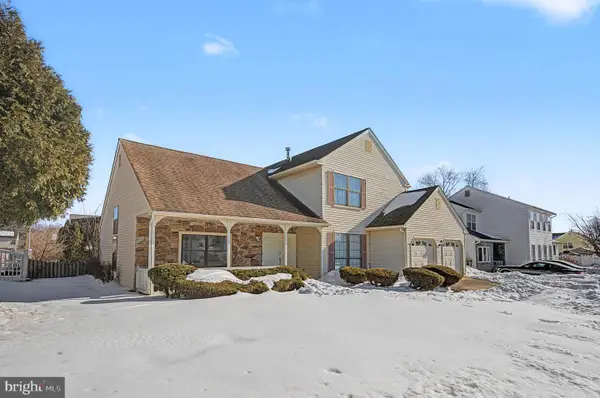 2349 New Market Sq S, BENSALEM, PA 19020