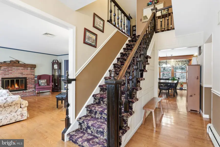 297 Cliveden Dr, Newtown, PA 18940 - #2