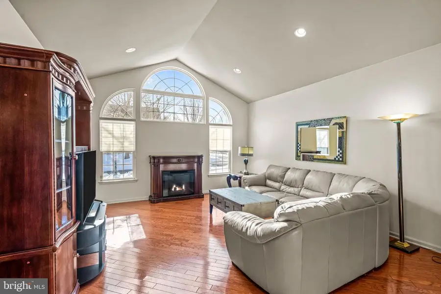 64 Villa Dr, Warminster, PA 18974 - #3