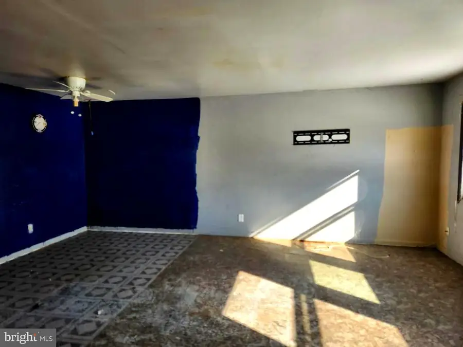 5717 Fleetwing Dr, Levittown, PA 19057 - #2