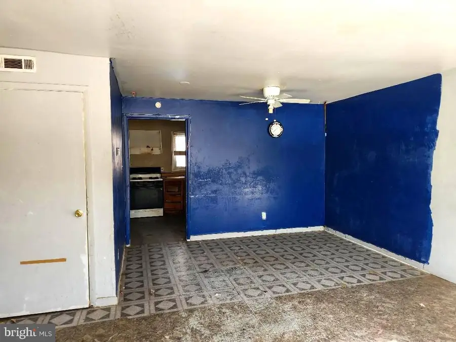 5717 Fleetwing Dr, Levittown, PA 19057 - #3