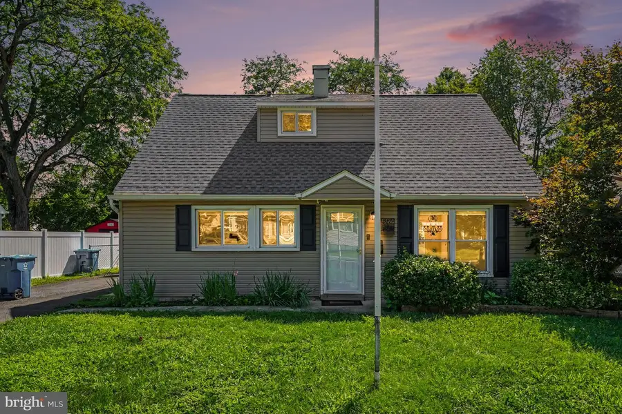 594 Rosemar Dr, Yardley, PA 19067 - #2