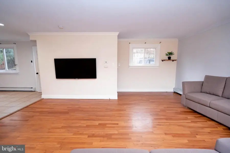 30 S 2nd St, Perkasie, PA 18944 - #3