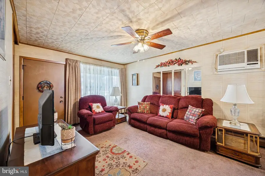 223 Alden Ave, Morrisville, PA 19067 - #2