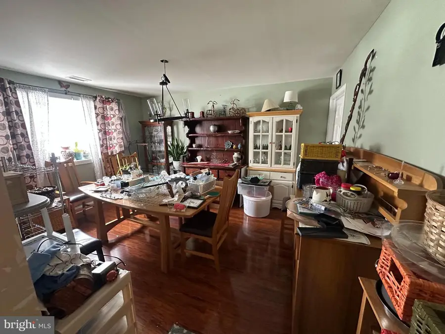 56 Goldenridge Dr, Levittown, PA 19057 - #2