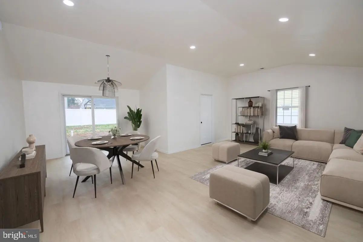 30 Mistletoe Ln, Levittown, PA 19054 - #1