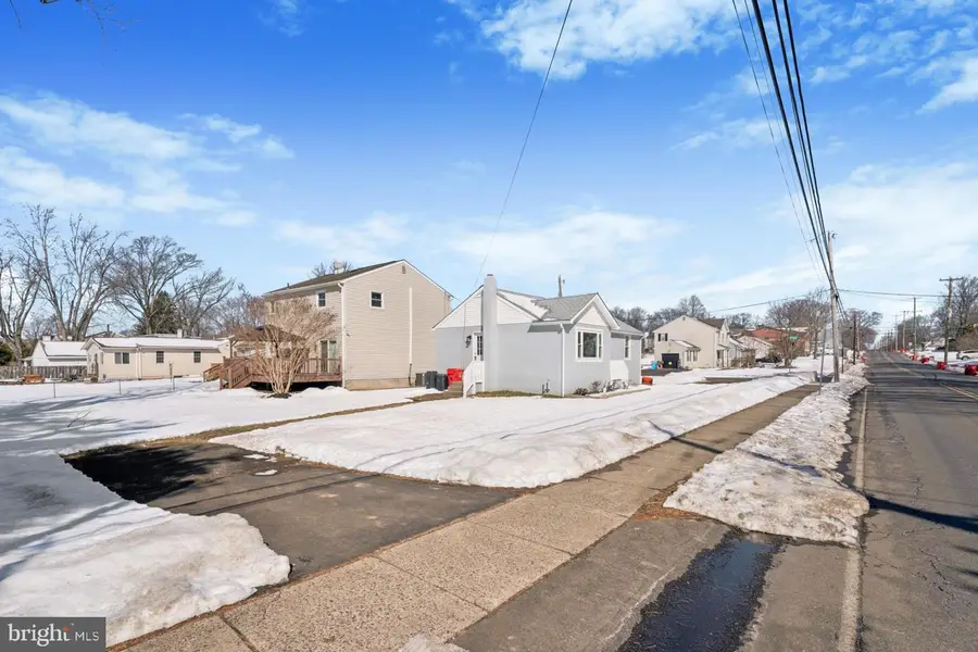 306 Grape St, Warminster, PA 18974 - #2