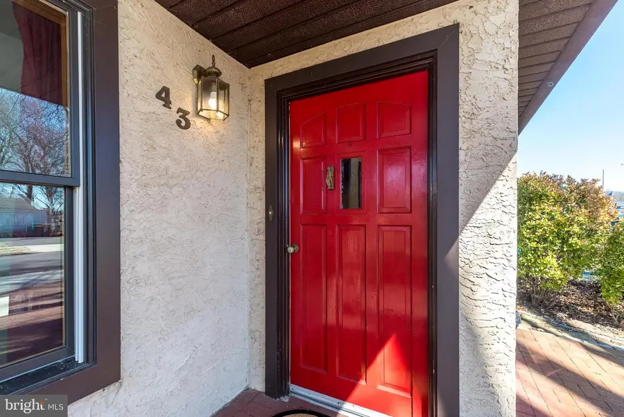 43 Thimbleberry Ln, Levittown, PA 19054 - #3