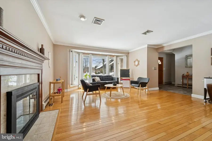 527 E Ravine St, Langhorne, PA 19047 - #2