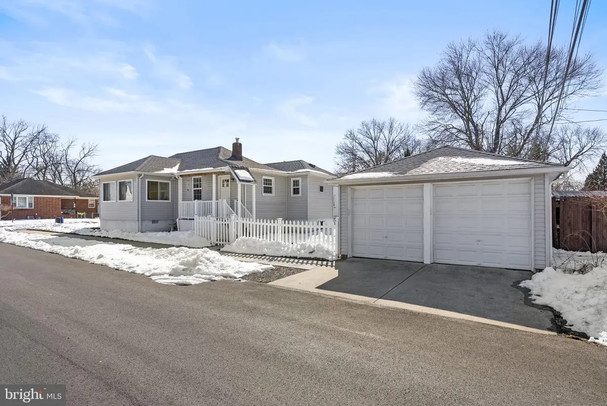 400 Clymer Ave, Morrisville, PA 19067 - #1