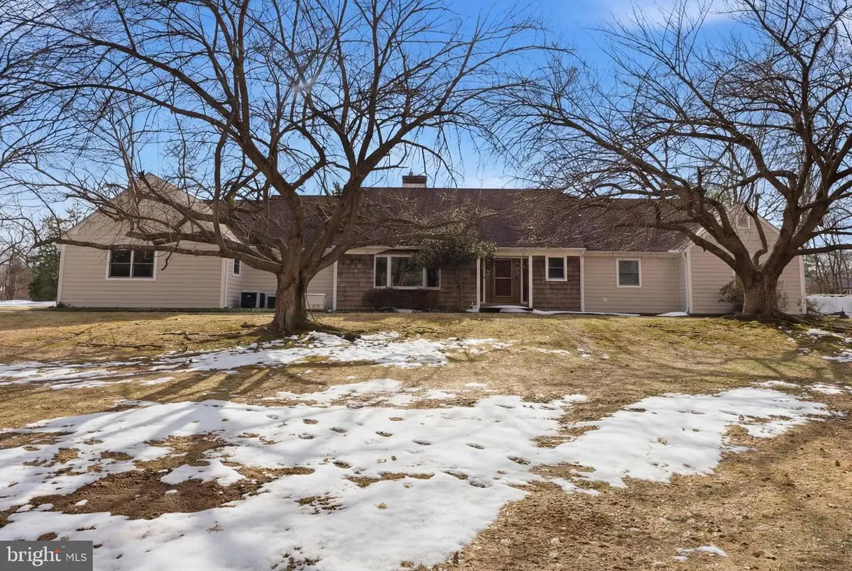 682 Whirlaway Dr, Warminster, PA 18974 - #1