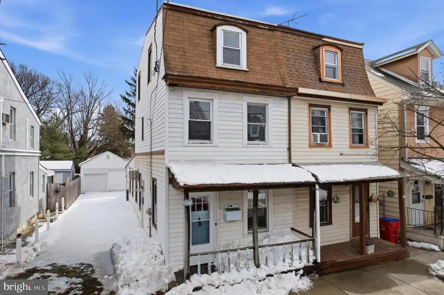 523 Swain St, Bristol, PA 19007 - #2