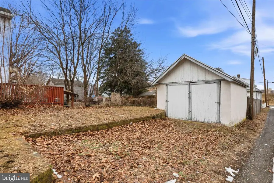 82 Central Ave, Morrisville, PA 19067 - #2