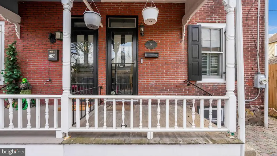 18 Penn St, Newtown, PA 18940 - #2