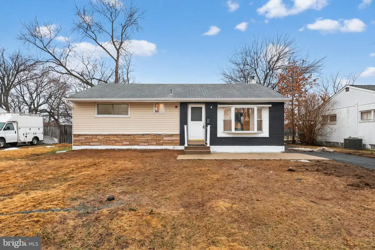 904 Arthur Ave, Bristol, PA 19007 - #1