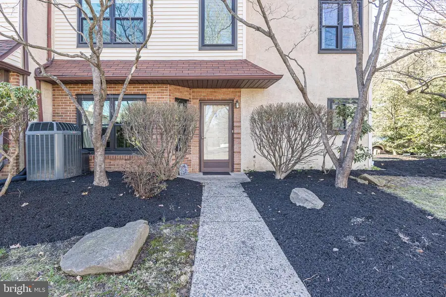 1 Heather Ct, Newtown, PA 18940 - #2