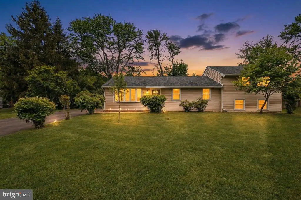 39 Heights Ln, Feasterville Trevose, PA 19053 - #1