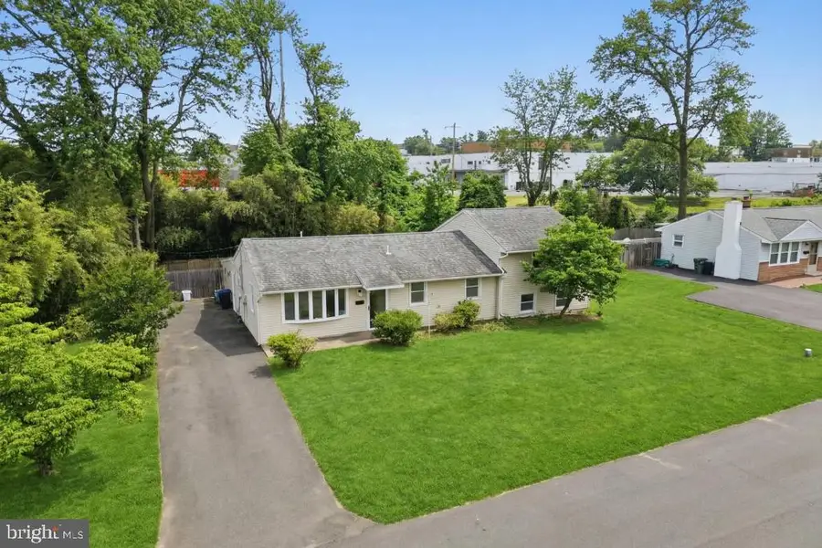 39 Heights Ln, Feasterville Trevose, PA 19053 - #3