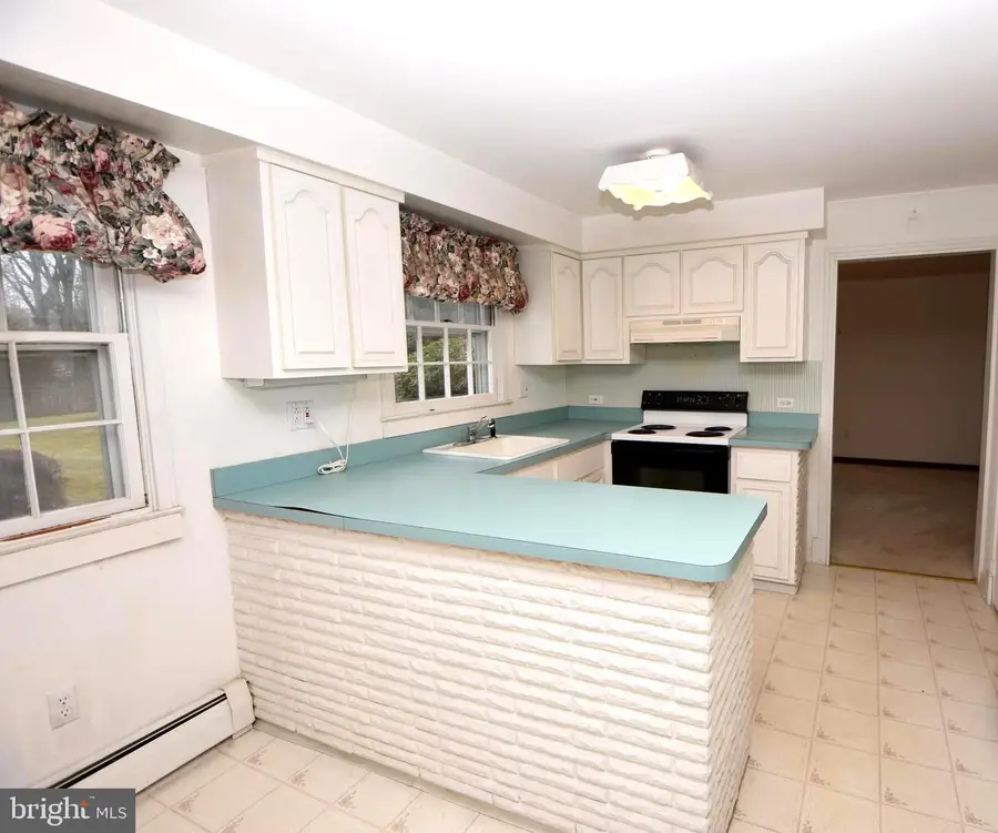 77 Lenape Dr, Doylestown, PA 18901 - #2